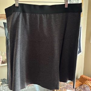 Simply Vera Dark Heather Gray Skirt XL